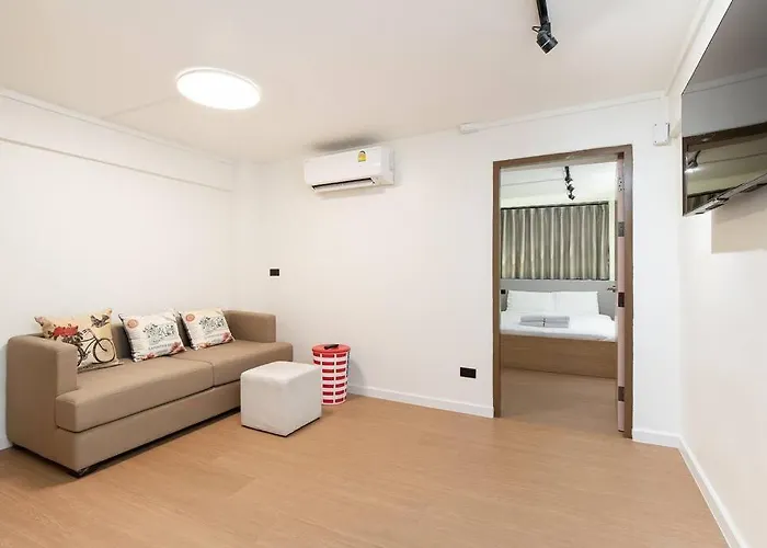 Townhouse In Pratunam * 방콕