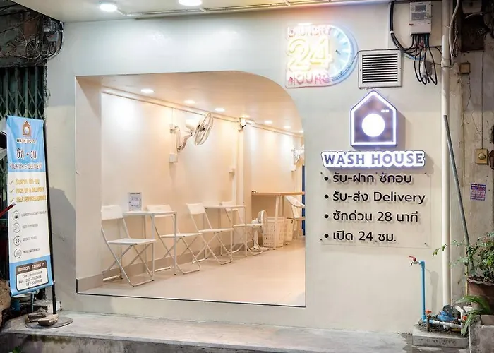 Townhouse In Pratunam 방콕