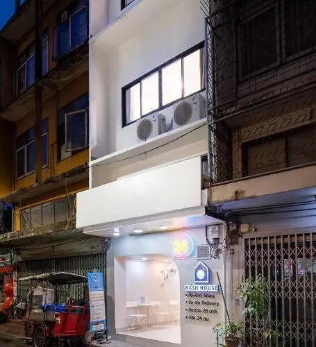 Townhouse In Pratunam * 방콕